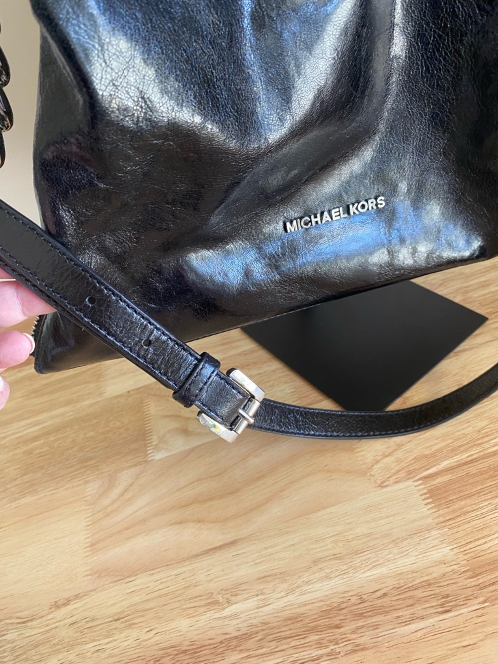 Michael Kors Devon Black Leather Shoulder Bag with Silver Chain Detail - Picture 6 of 12